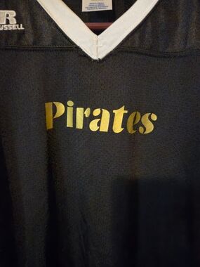 Russell Athletic Black Jersey with Gold "Pirates" Print Size XL Youth